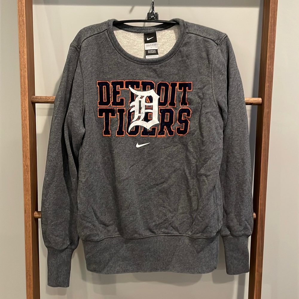 Detroit Tigers Sweatshirt.